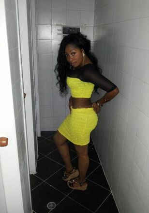 These big-titted ebony gf from