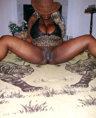 Ginormous Ebony Mom from Texas in a